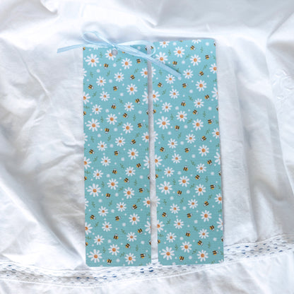 Cute Daisies & Bees Bookmark